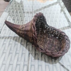 Woven Wicker Cornucopia Horn Of Plenty Basket Holiday Festive Decor Rustic Chic